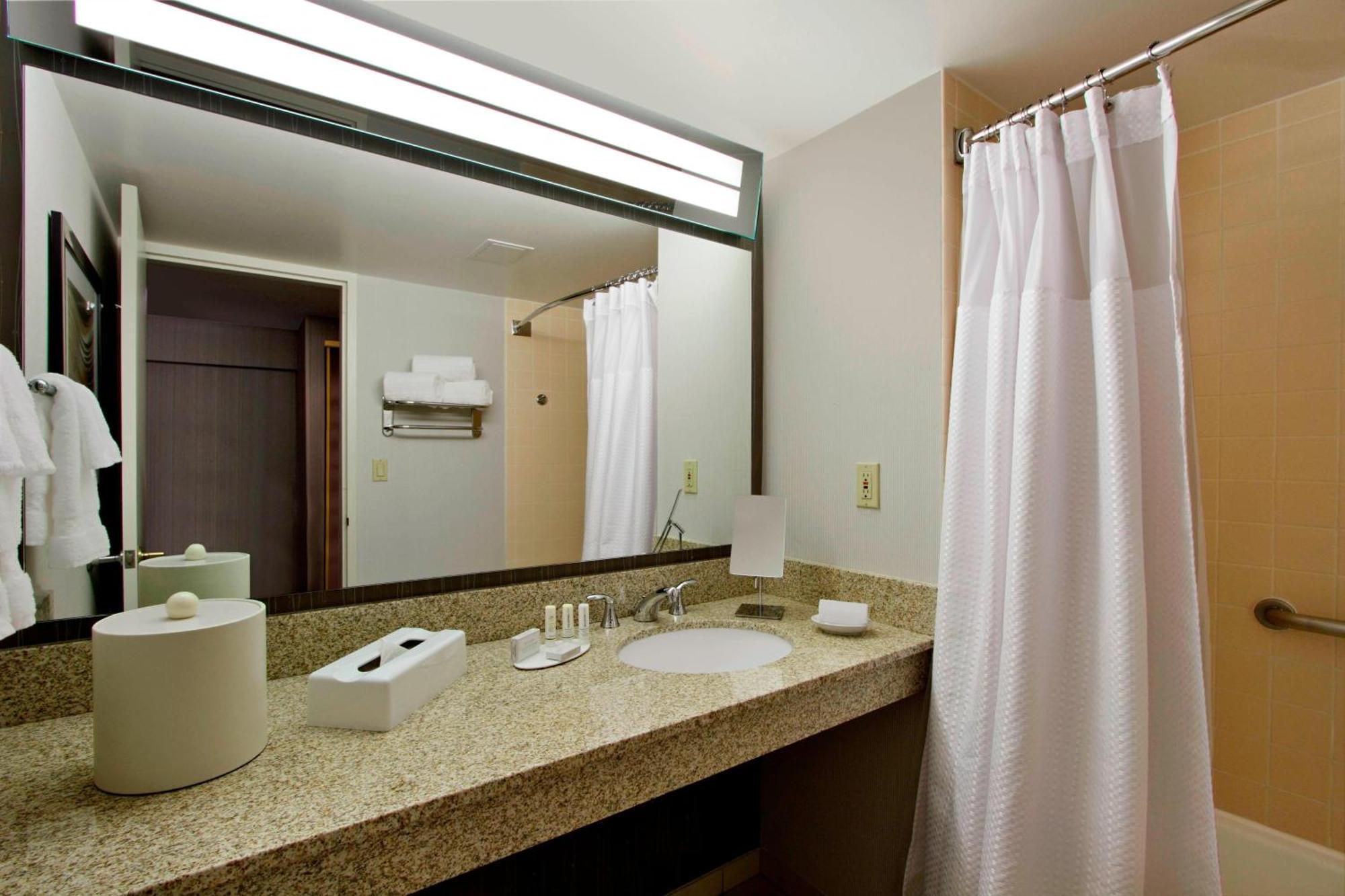 Courtyard By Marriott Lyndhurst/Meadowlands Dış mekan fotoğraf